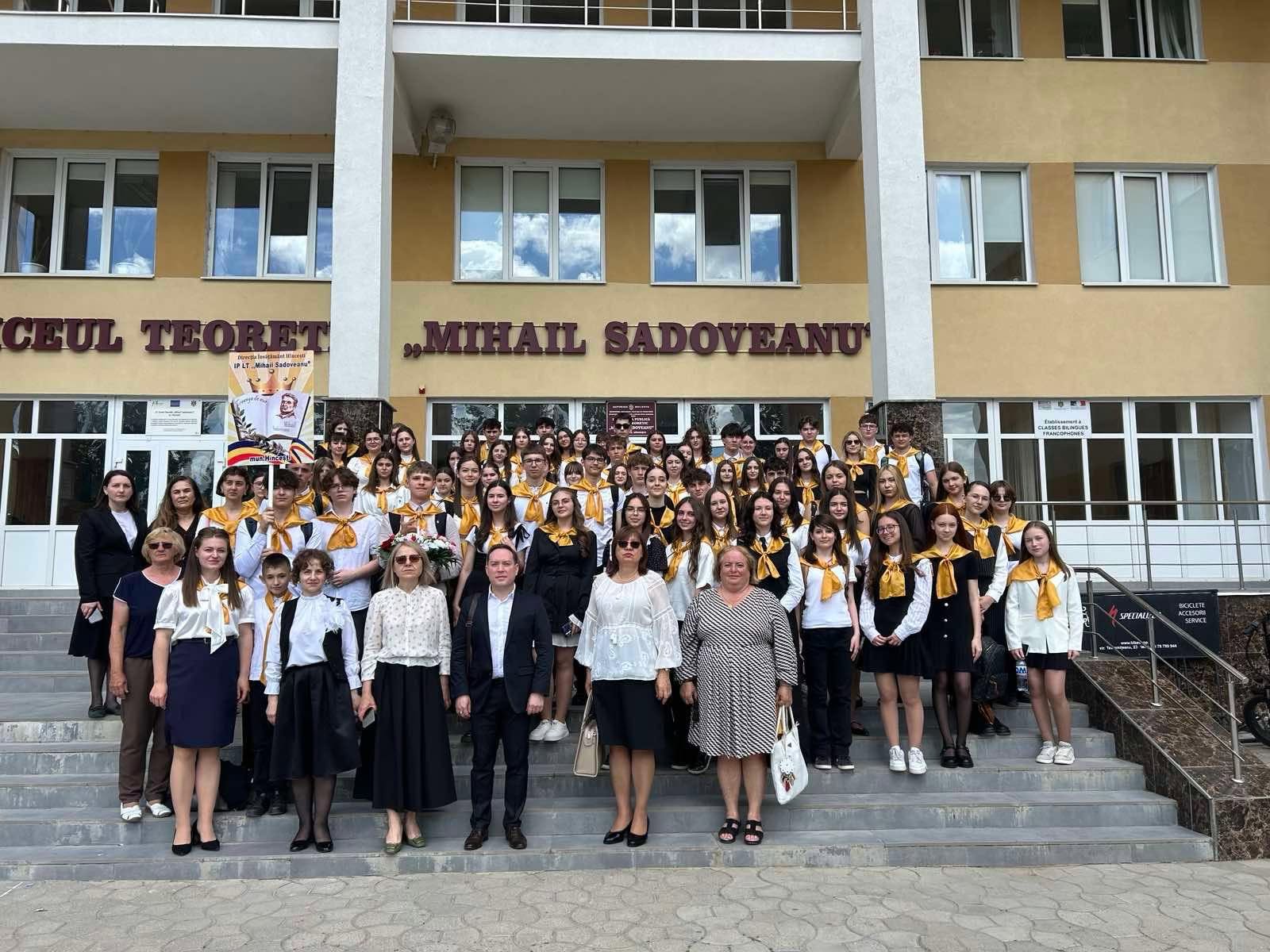 Liceul Teoretic „Mihail Sadoveanu” — photo 1